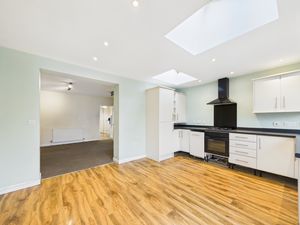 Kitchen- click for photo gallery